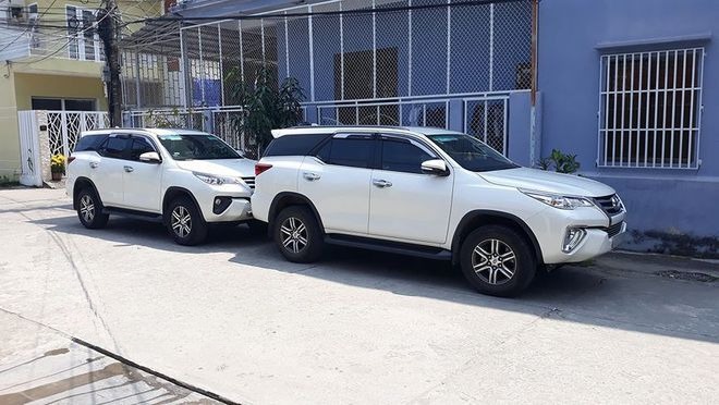 Xe Taxi Nội Bài Bên hông xe Ghế ngồi 7 chỗ