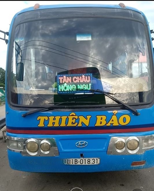 Xe Thiên Bảo Mặt trước xe Bên hông xe Ghế ngồi 40 chỗ