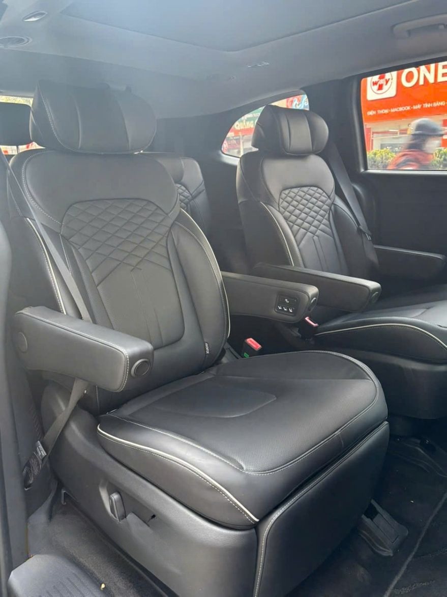 Xe Vũ Hằng Vip Sedan Nội thất Xe KIA 7 chỗ