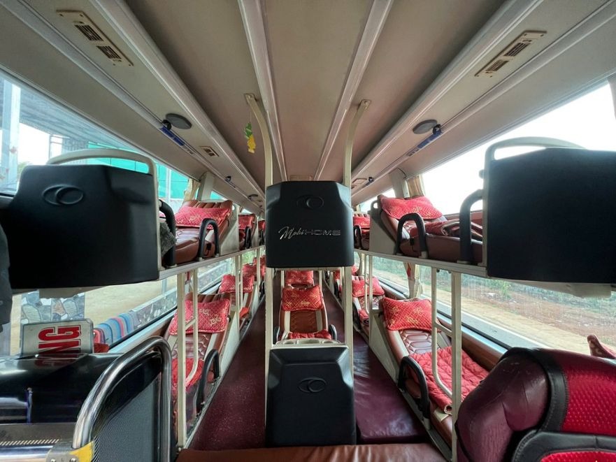 Xe Lux Express Tài Phát Giường nằm Tiện ích Nội thất Limousine 34 Phòng
