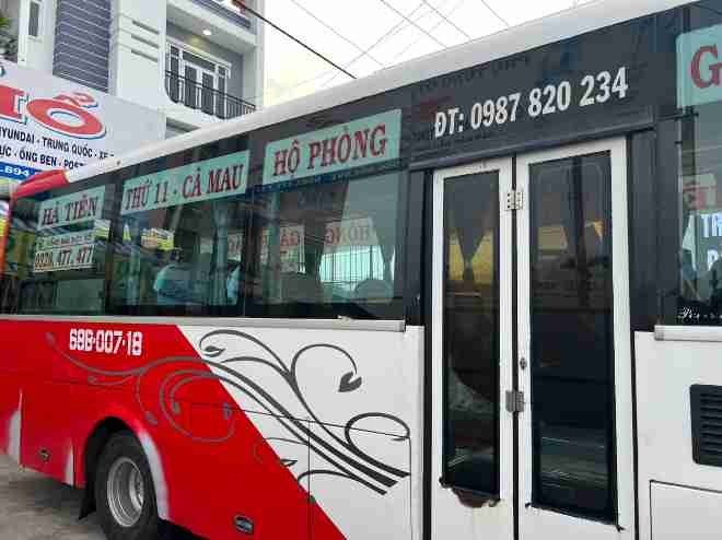 Xe Hiền Vân Bên hông xe Ghế ngồi 29 chỗ