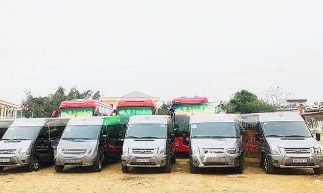 Xe Lý Thảo Mặt trước xe Limousine 9 chỗ VIP