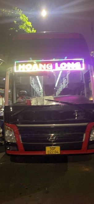 Xe Hoàng Long - Hà Nội Mặt trước xe Giường nằm 42 chỗ 