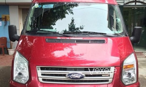 Xe Hoa Dũng Limousine Mặt trước xe Limousine 9 chỗ VIP