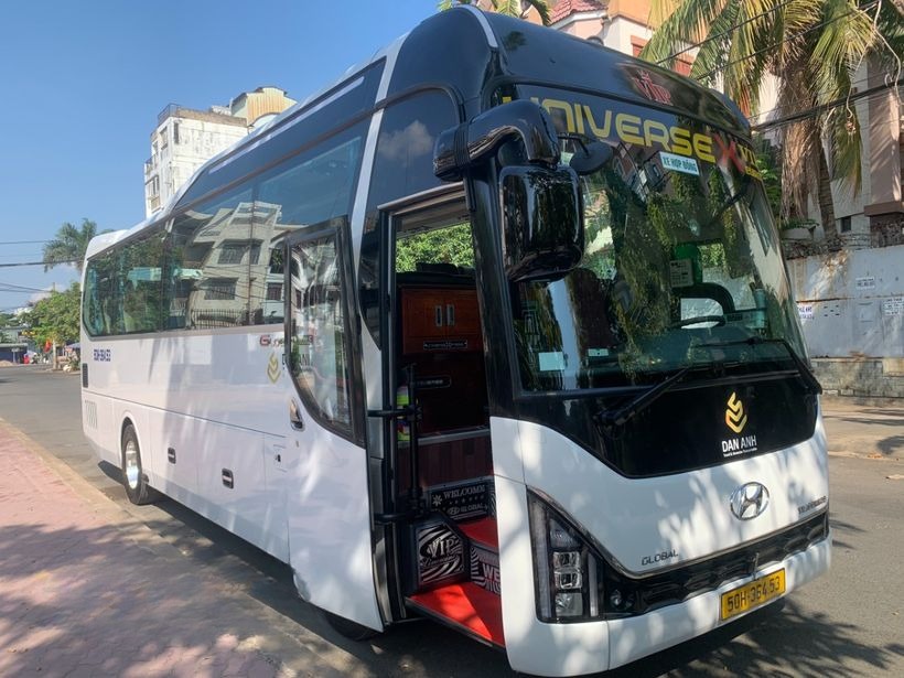 Xe Đan Anh Mặt trước xe Bên hông xe Ghế ngồi 29 chỗ 