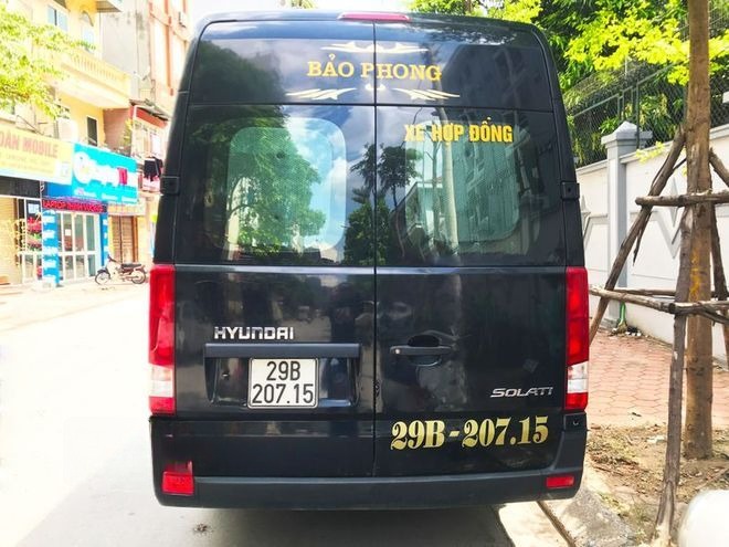 Xe Bảo Phong Limousine Mặt sau xe Ghế ngồi 16 chỗ