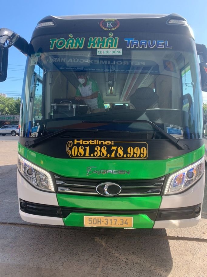 Xe Toàn Khải Mặt trước xe Limousine 19 chỗ