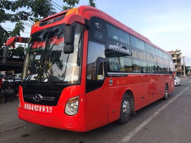 Xe Lovabus Mặt trước xe Bên hông xe Giường nằm 46 chỗ