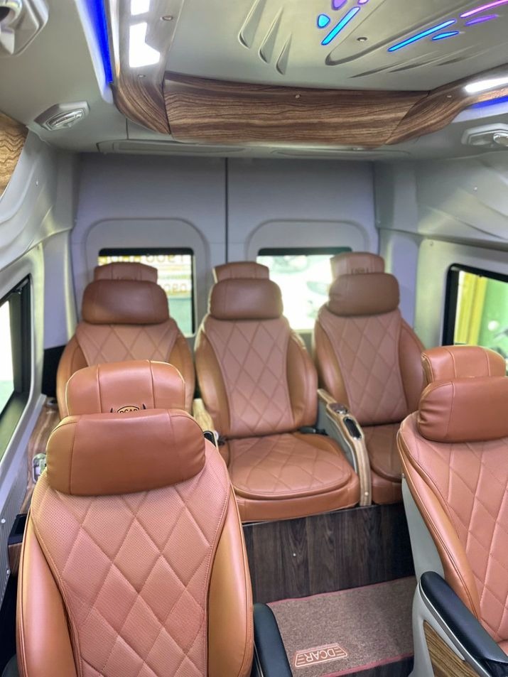 Xe Cúc Tùng Limousine Ghế ngồi Nội thất Limousine 11 chỗ