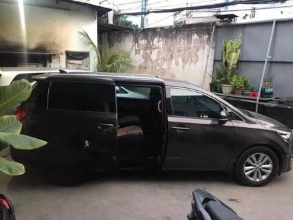 Xe Cát Thiên Hải Limousine Bên hông xe Xe CARNIVAL VIP 5 chỗ 