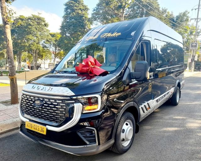Xe Quý Thảo (Bình Định) Mặt trước xe Bên hông xe Limousine 11 chỗ