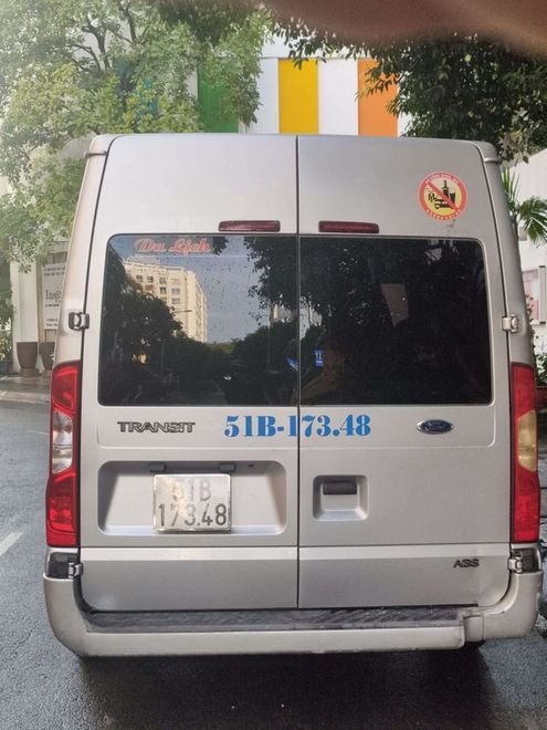 Xe Kim Anh (Bến Tre) Mặt sau xe Ghế ngồi 16 chỗ
