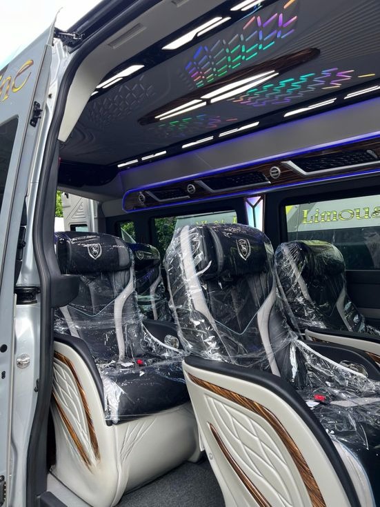 Xe Nhật Đoan Limousine Ghế ngồi Tiện ích Nội thất Limousine 12 chỗ