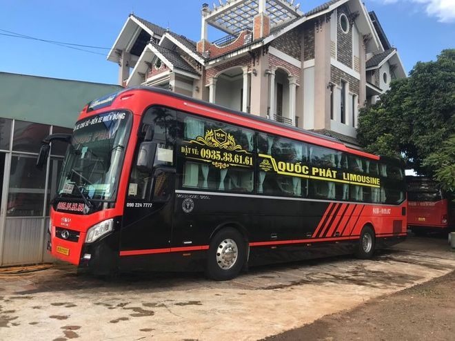 Xe Quốc Phát Bên hông xe Limousine 34 giường