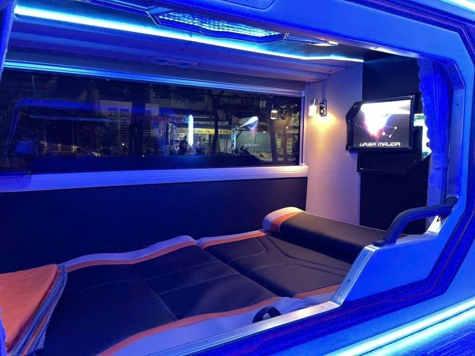 Xe Hoàng Thủy Nội thất Giường nằm Limousine 22 phòng (WC)