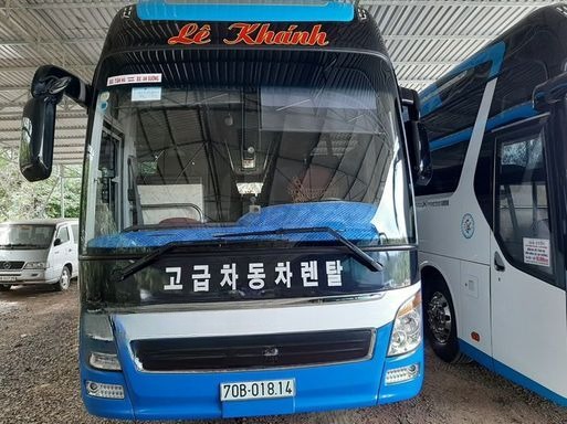 Xe Lê Khánh Mặt trước xe Ghế ngồi 45 chỗ 