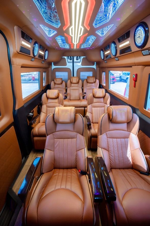 Xe Thành Công Nội thất Ghế ngồi Limousine 9 chỗ