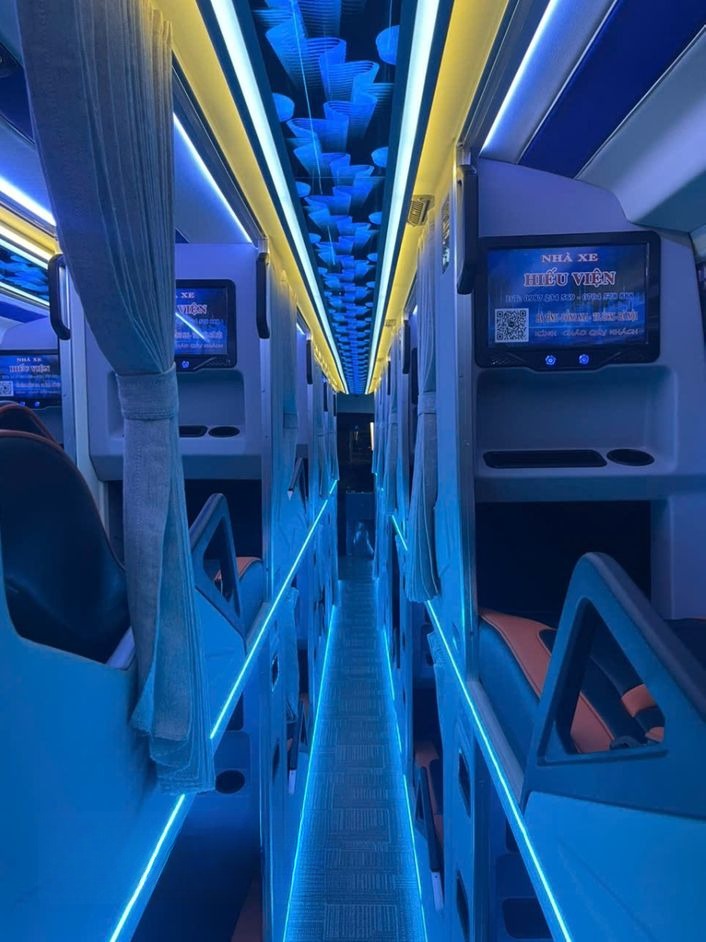 Xe Hiếu Viện Giường nằm Nội thất Tiện ích Limousine 32 phòng