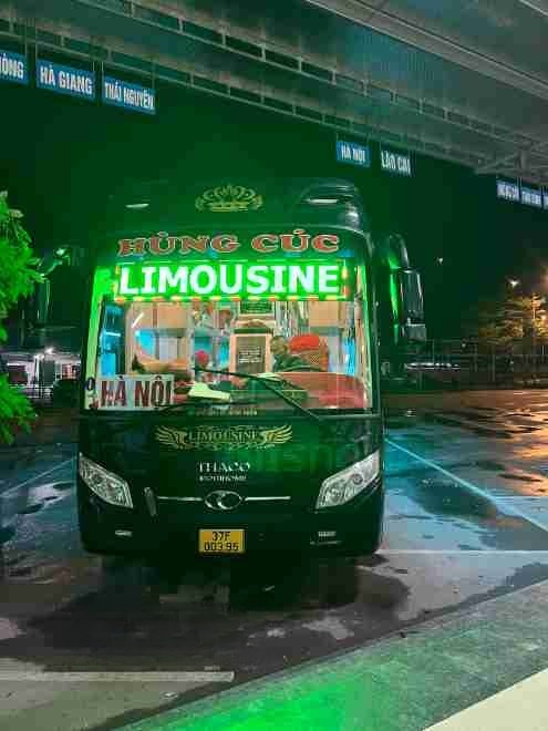 Xe Hùng Cúc Mặt trước xe 