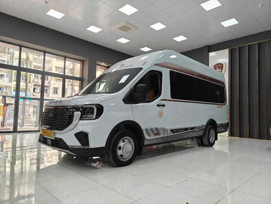 Xe Thiên Kim Limousine Mặt trước xe Bên hông xe Limousine 11 chỗ