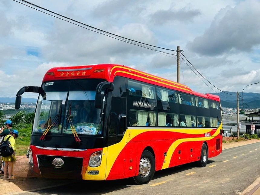 Xe Rồng Việt Limousine Bên hông xe Giường nằm 44 chỗ