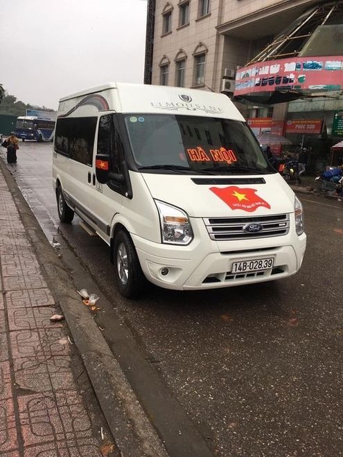 Xe Hùng Cường Limousine Mặt trước xe 