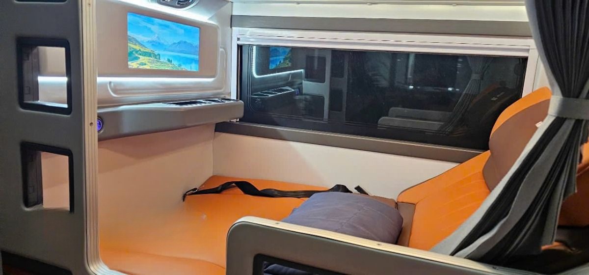 Xe HM Happycar Ghế ngồi Cabin 22 phòng (WC)