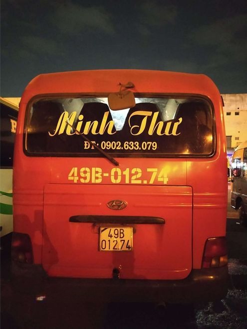 Xe Minh Thư Mặt sau xe Ghế ngồi 28 chỗ
