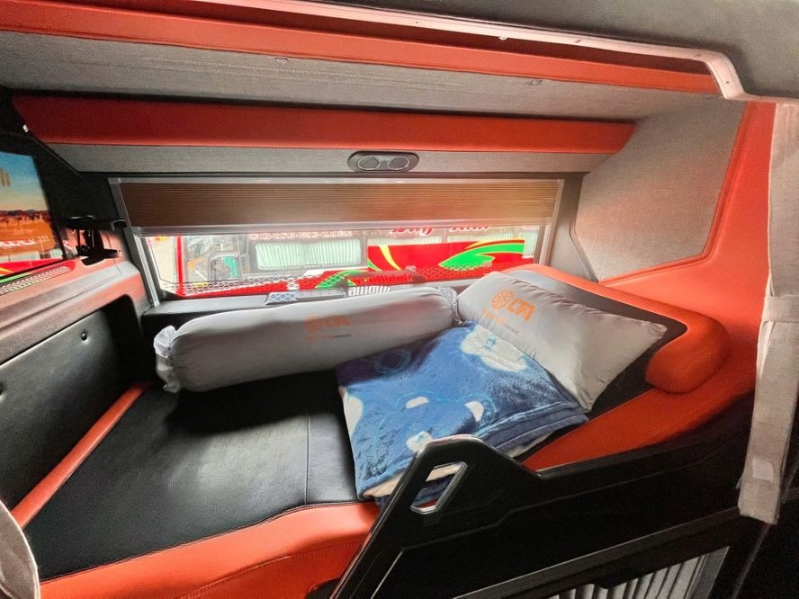 Xe Nhất Anh Giường nằm Tiện ích Nội thất Limousine 24 phòng