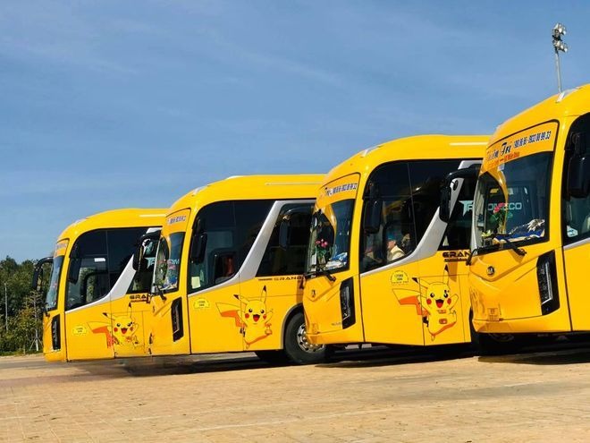Xe Lovabus Mặt trước xe Limousine giường nằm 34 chỗ PIKACHU