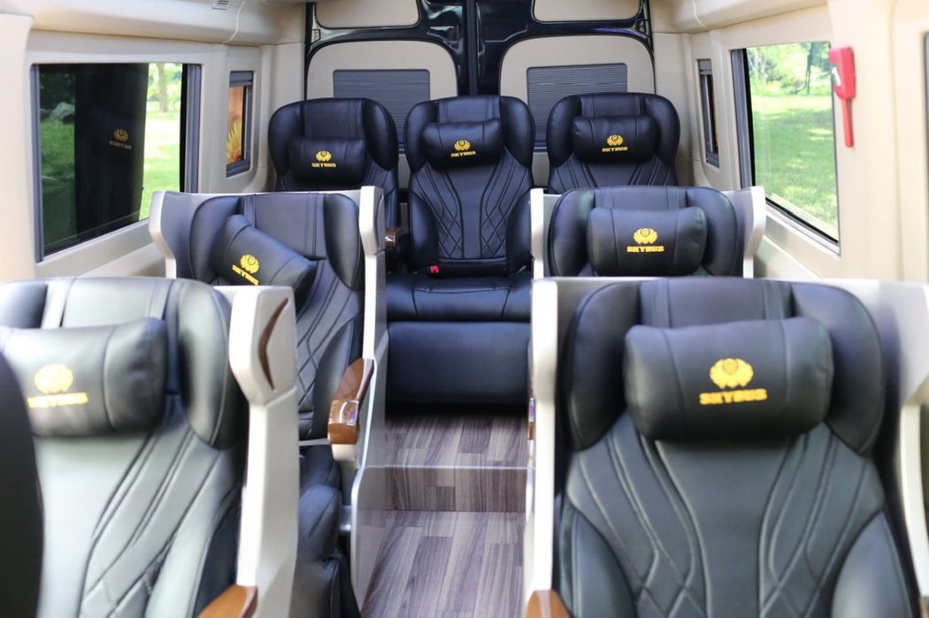 Xe Hạ Long Star Limousine Tiện ích Ghế ngồi Nội thất Limousine 9 chỗ