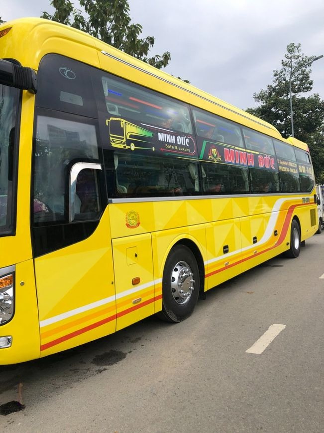 Xe Minh Đức - Trung Thảo  Bên hông xe Giường nằm 38 chỗ