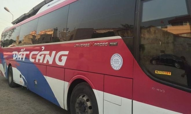 Xe Anh Huy Đất Cảng Bên hông xe Limousine 24 chỗ