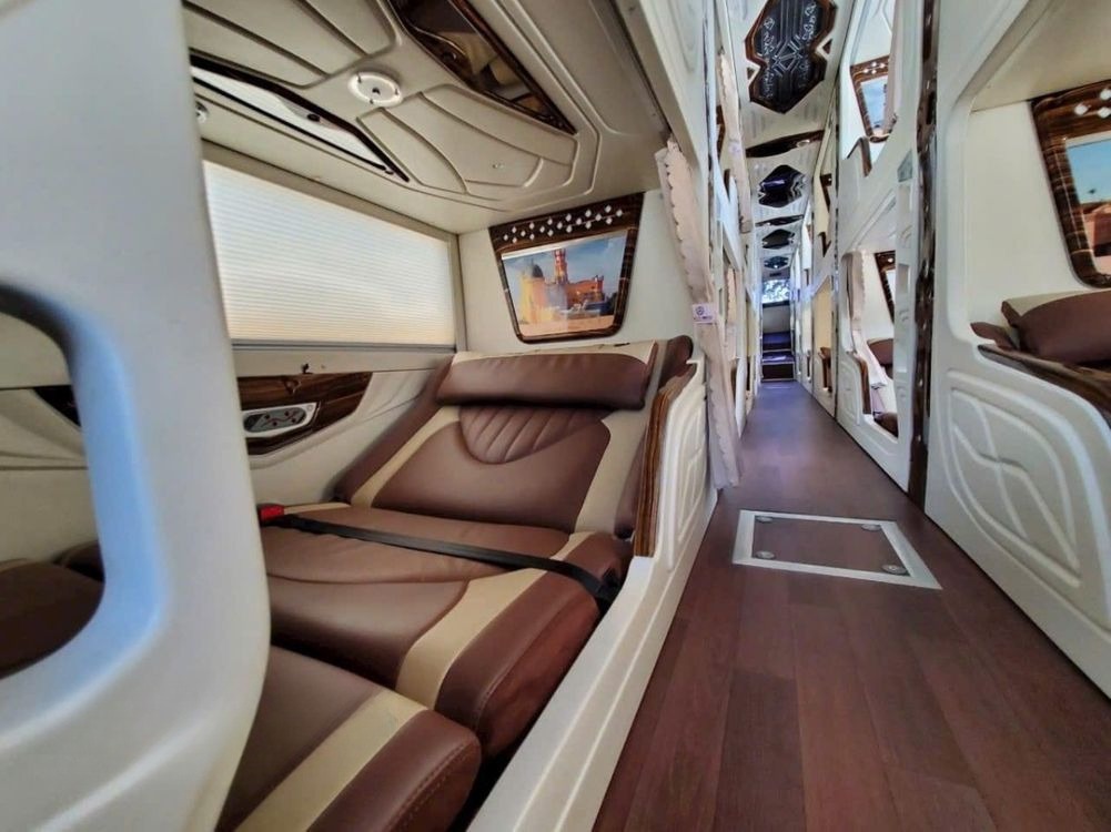 Xe Kết Đoàn Travel Nội thất Limousine giường phòng 20 chỗ