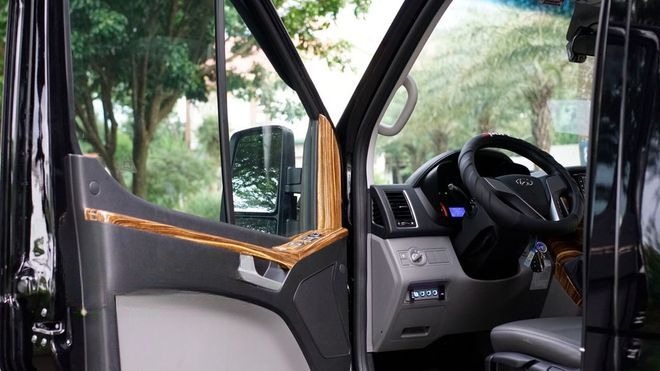 Xe Hương Khuê Nội thất Limousine 12 chỗ