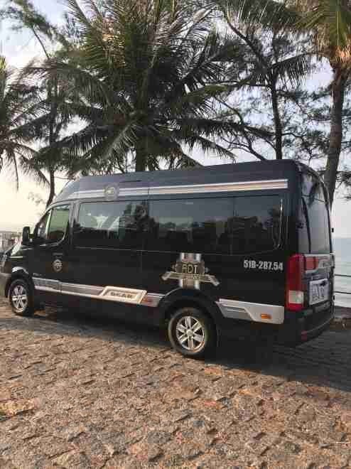 Xe ADT Limousine Bên hông xe Limousine 9 chỗ