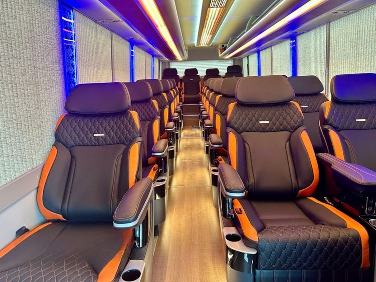 Xe Ninh Bình Excursion Transport Nội thất Tiện ích Ghế ngồi Limousine 23 chỗ