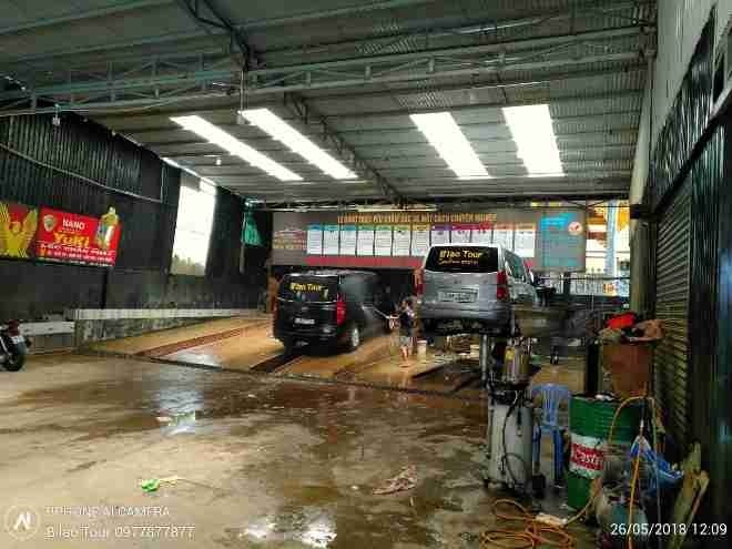 Xe BLao Tour Mặt sau xe Ghế ngồi Starex 8 chỗ 
