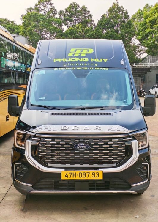 Xe Phương Huy (Đắk Lắk) Mặt trước xe Limousine 12 chỗ
