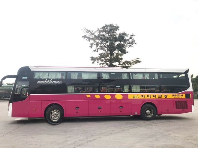 Xe Tuấn Thành Bên hông xe Giường nằm 44 chỗ