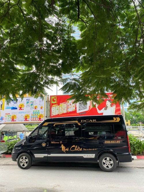 Xe Phương Hạ Limousine Bên hông xe Limousine 9 chỗ