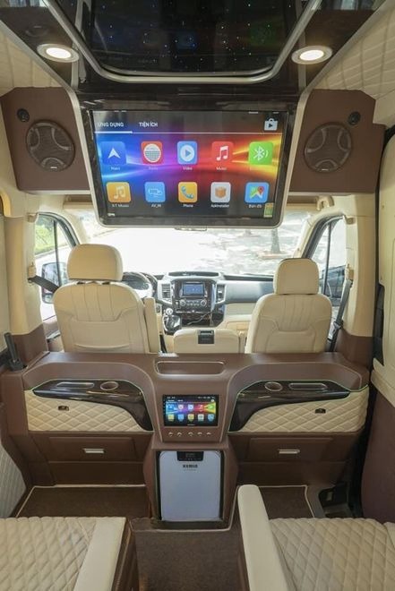 Xe Dream Transport Tiện ích Limousine 10 chỗ VIP