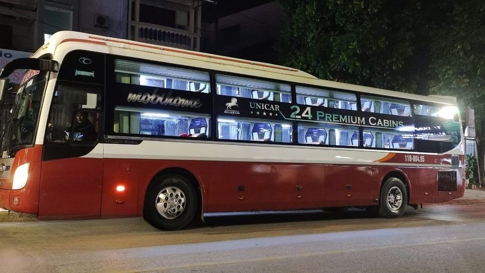 Xe Bốn Hai Bên hông xe Cabin 24 giường