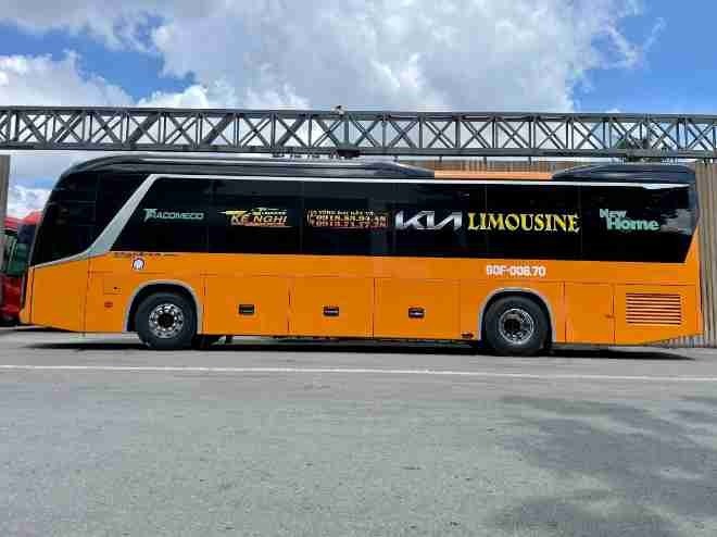 Xe Kế Nghi Bên hông xe Limousine 34 phòng