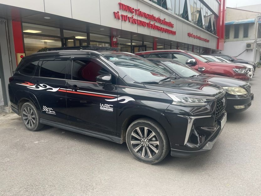 Xe Lovabus Bên hông xe xe 7 chỗ