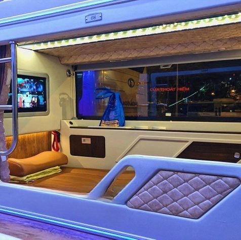 Xe Quốc Đạt Giường nằm Tiện ích Nội thất Limousine 22 giường VIP