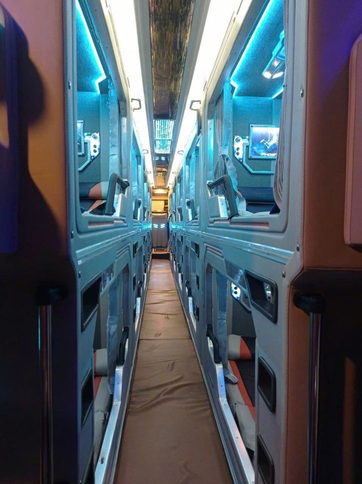 Xe Cúc Tùng Limousine Nội thất Limousine giường nằm 21 chỗ
