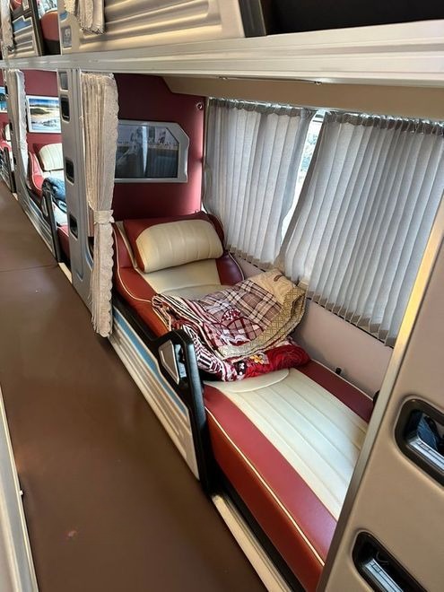 Xe Quang Nghị Nội thất Limousine giường nằm 34 chỗ