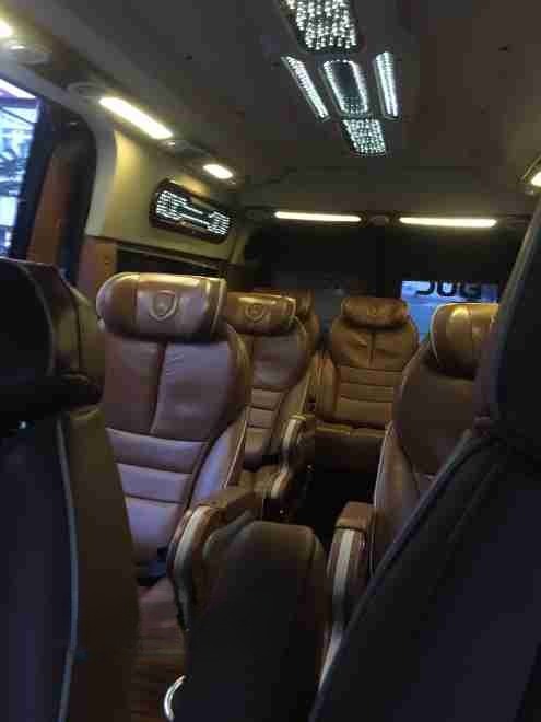 Xe Lovabus Tiện ích Nội thất Limousine 9 chỗ