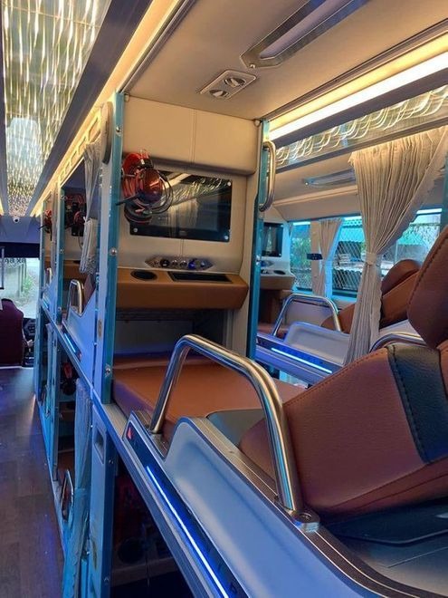 Xe KT Travel Huế Tiện ích Giường nằm Nội thất Limousine 32 giường (WC)